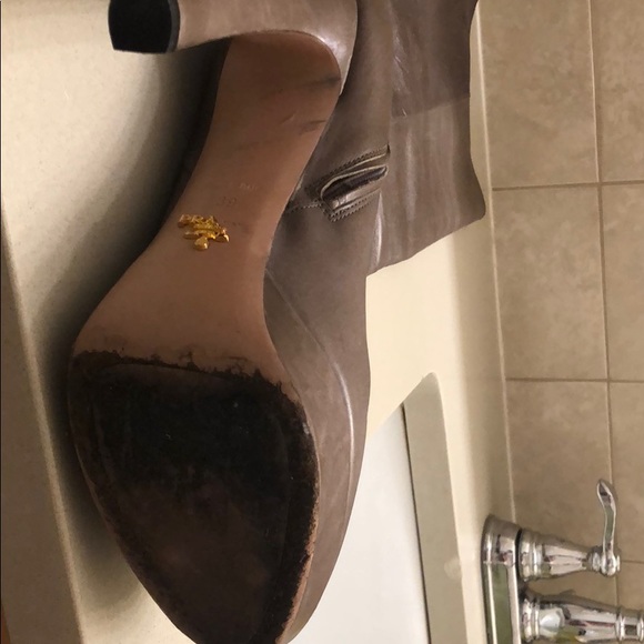 Prada boots - Picture 5 of 12